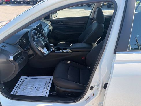 Used 2025 Nissan Altima 2.5 SV AWD/4WD image 10