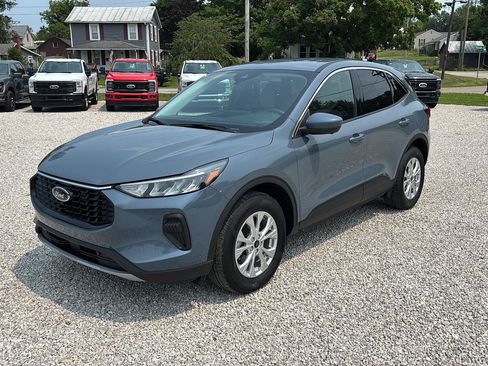 Used 2023 Ford Escape Active w/ Tech Pack #2 AWD/4WD image 1