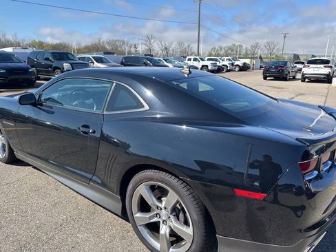 Used 2010 Chevrolet Camaro SS w/ LPO, Ground Effects Package image 13