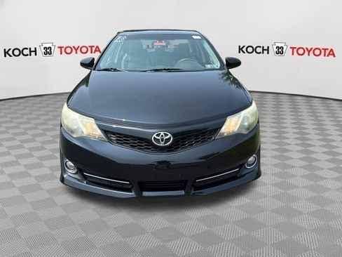 Used 2012 Toyota Camry SE w/ Preferred Accessory Pkg FWD image 2