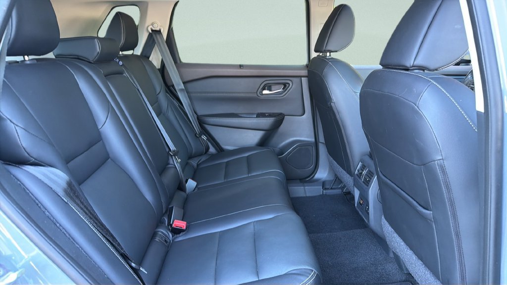 Used 2023 Nissan Rogue SL w/ SL Premium Package AWD/4WD image 35