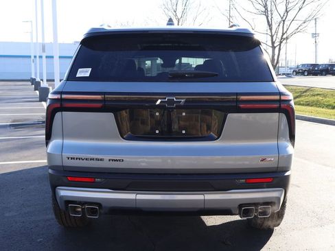 New 2026 Chevrolet Traverse Z71 w/ Enhanced Driving Package image 6
