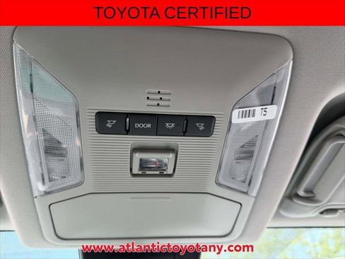 Certified 2025 Toyota RAV4 XLE AWD/4WD image 32
