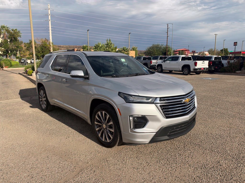 Used 2022 Chevrolet Traverse Premier FWD image 3