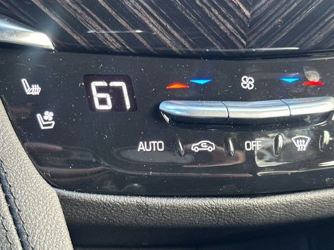 Used 2025 Cadillac XT6 Premium Luxury w/ Technology Package image 30