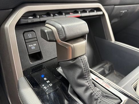 Used 2024 Toyota Tundra Limited AWD/4WD image 8