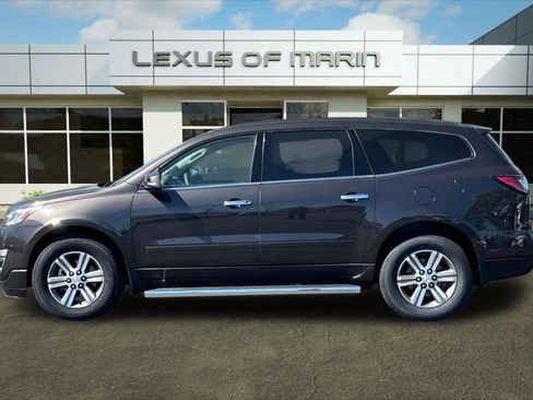 Used 2016 Chevrolet Traverse LT image 2