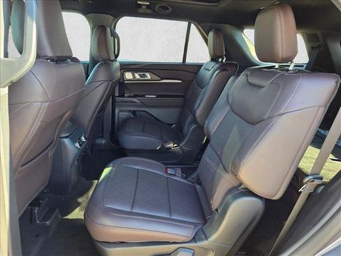 New 2026 Ford Explorer Platinum image 16