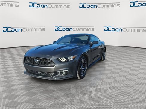 Used 2017 Ford Mustang Coupe image 3