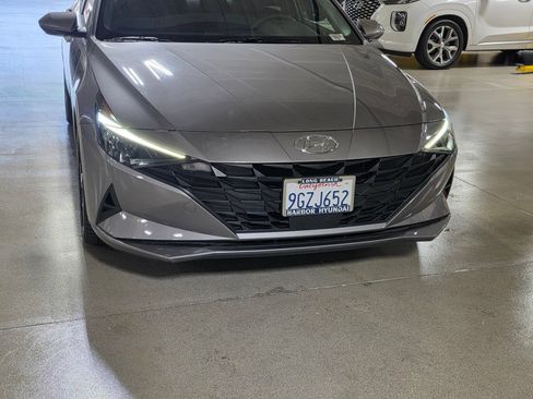 Used 2023 Hyundai Elantra SEL w/ Convenience Package FWD image 9
