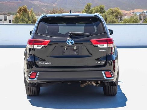Used 2019 Toyota Highlander Limited Platinum w/ Carpet Mat Package (TMS) AWD/4WD image 5