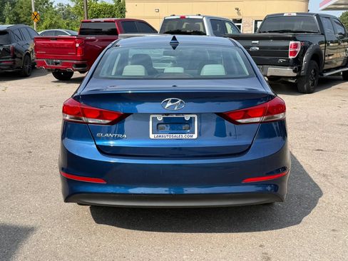 Used 2017 Hyundai Elantra SE w/ SE A/T Tech Package 03 FWD image 4