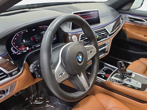 Used 2020 BMW 740i xDrive w/ Luxury Rear Seating Package AWD/4WD image 12