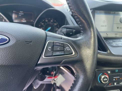 Used 2017 Ford Escape SE w/ Equipment Group 201A image 19