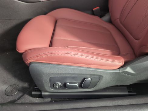 Used 2026 BMW 430i Coupe w/ Premium Package image 11