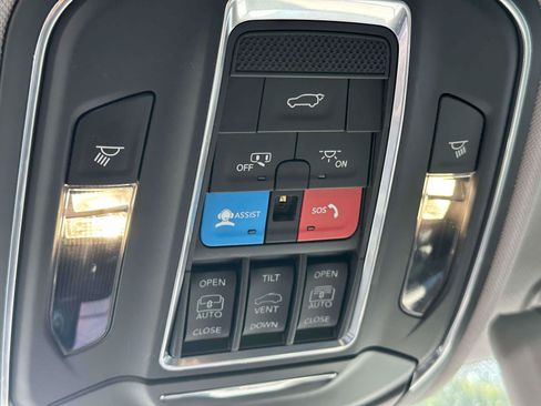 Used 2023 Jeep Grand Cherokee 4WD 4xe w/ Luxury Tech Group II image 30