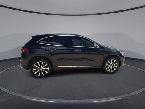Used 2023 Mercedes-Benz GLA 250 image 9