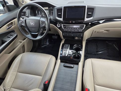 Used 2016 Honda Pilot Touring image 37