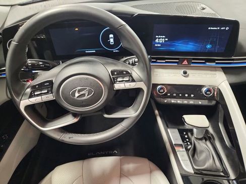 Used 2023 Hyundai Elantra Limited FWD image 11