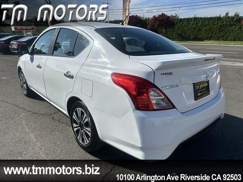 Used 2019 Nissan Versa SV FWD image 4