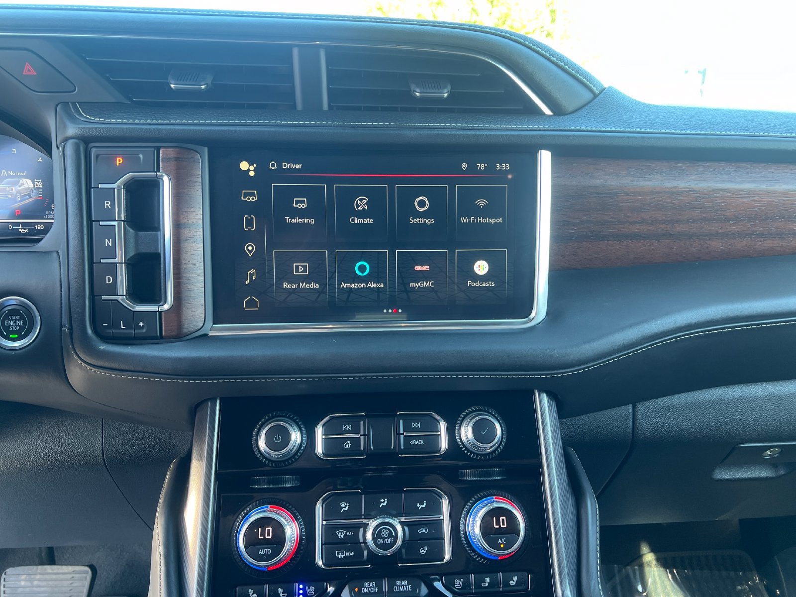 Used 2023 GMC Yukon Denali Ultimate AWD/4WD image 14