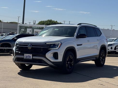 New 2026 Volkswagen Atlas Peak Edition AWD/4WD image 9