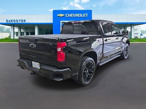 Used 2025 Chevrolet Silverado 1500 High Country w/ Midnight Edition AWD/4WD image 5
