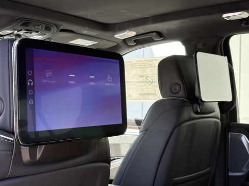 New 2026 Cadillac Escalade ESV Platinum Sport AWD/4WD image 13