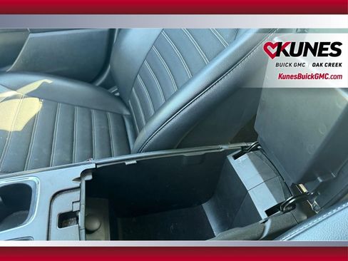 Used 2017 Ford Fusion SE w/ Equipment Group 201A image 18