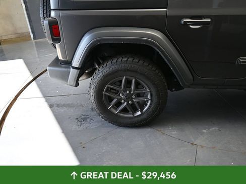 Used 2025 Jeep Wrangler Unlimited Sport AWD/4WD image 23