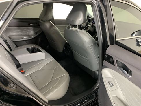 Used 2020 Toyota Avalon Limited w/ Advanced Safety Package FWD image 38