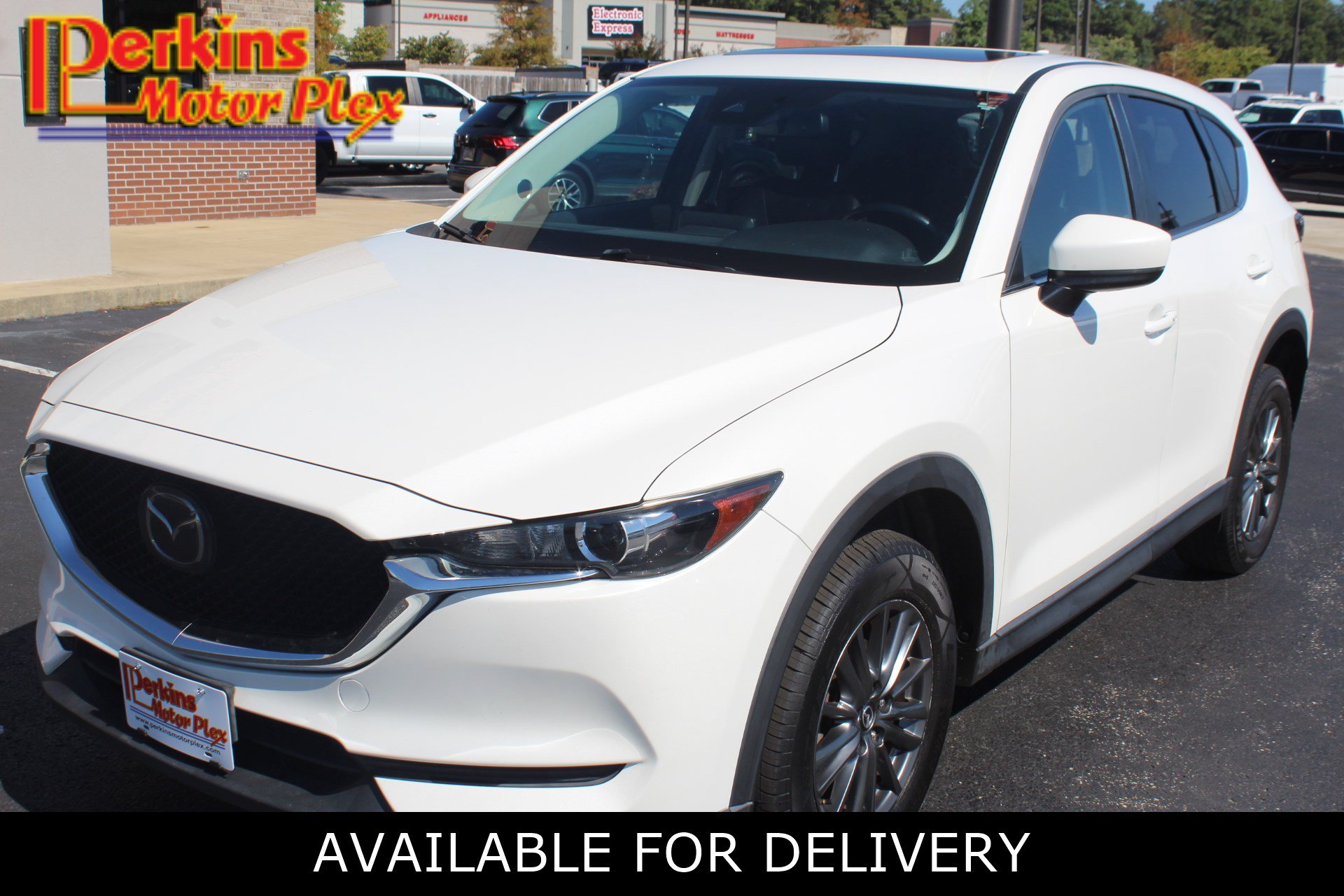 Used 2019 MAZDA CX-5 Touring FWD image 1