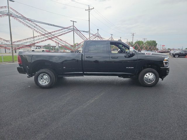 Used 2025 RAM 3500 Limited w/ Towing Technology Group AWD/4WD image 7