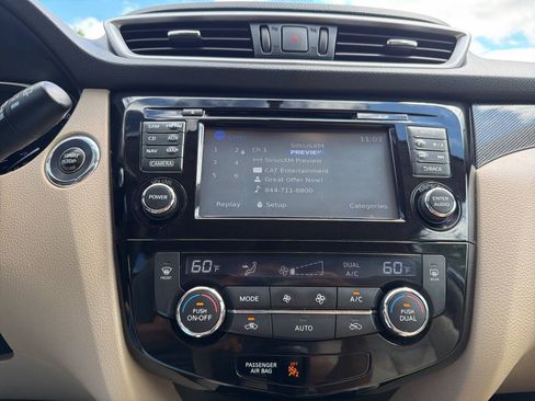 Used 2016 Nissan Rogue SL w/ SL Premium Package AWD/4WD image 17