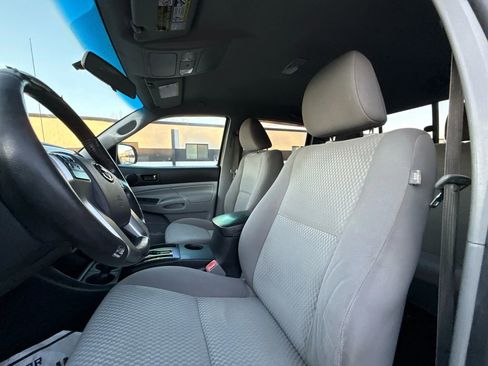 Used 2012 Toyota Tacoma PreRunner w/ Convenience Pkg image 14