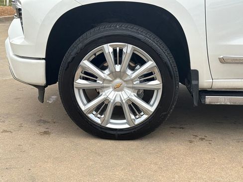 Used 2025 Chevrolet Silverado 1500 High Country image 32