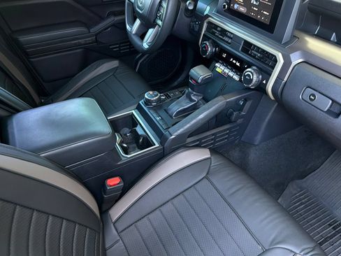 Used 2025 Toyota Tacoma TRD Off-Road w/ TRD Off Road Upgrade Package AWD/4WD image 17