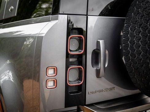 Used 2021 Land Rover Defender 110 X image 18