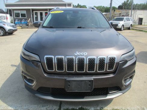 Used 2019 Jeep Cherokee Limited AWD/4WD image 9