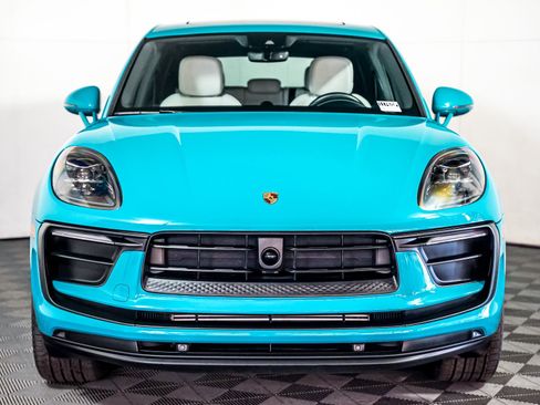 Certified 2023 Porsche Macan image 7