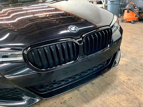 Used 2023 BMW 530e xDrive w/ Executive Package image 32