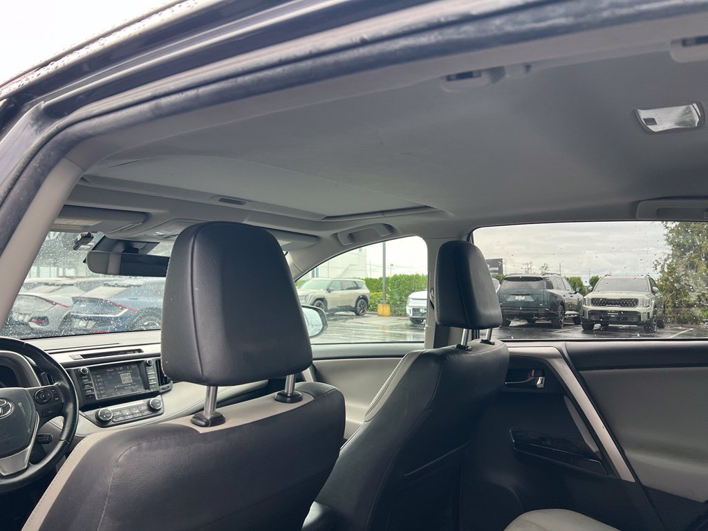 Used 2018 Toyota RAV4 Limited AWD/4WD image 10