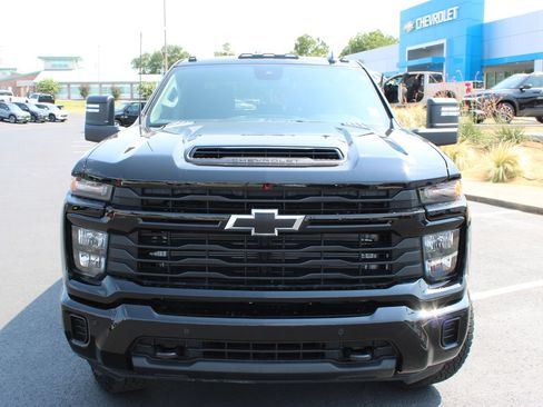 Used 2026 Chevrolet Silverado 2500 Custom w/ Custom Value Package AWD/4WD image 3