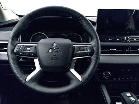 Used 2025 Mitsubishi Outlander SE AWD/4WD image 20