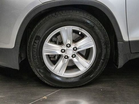 Used 2015 Chevrolet Trax LT w/ LT Sun and Sound Package image 8