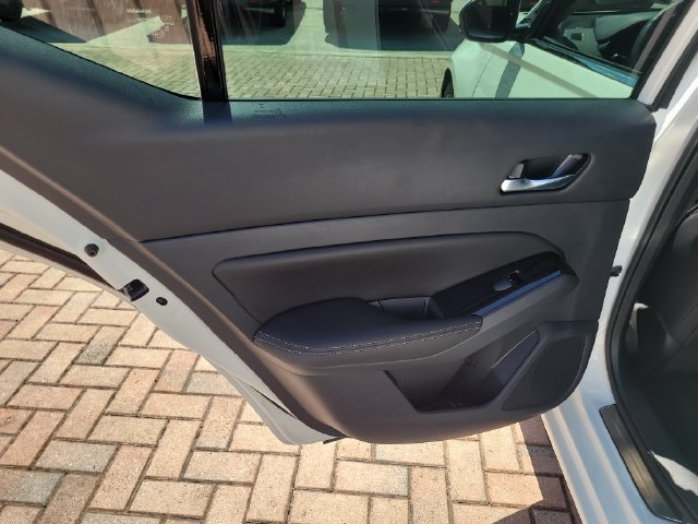Used 2024 Nissan Altima 2.5 SL FWD image 12