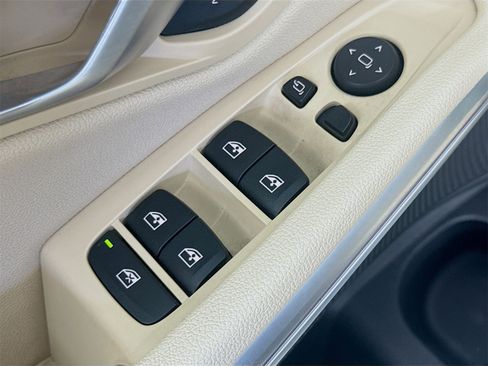 Used 2021 BMW 330i Sedan w/ Premium Package image 18