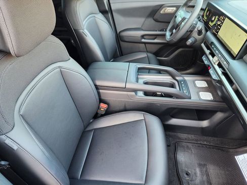 New 2027 Kia Telluride S image 8