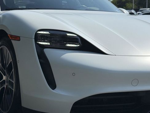 Used 2022 Porsche Taycan RWD image 8