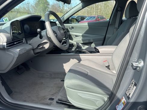 Certified 2024 Hyundai Elantra SEL FWD image 28